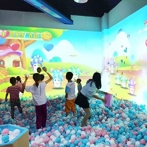 ball throwing arcade game